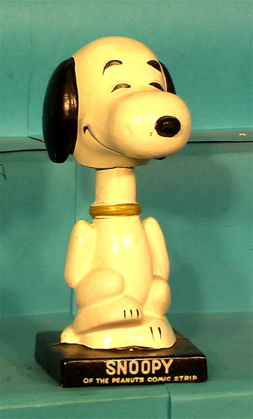 Vintage Peanuts Snoopy   bobblehead